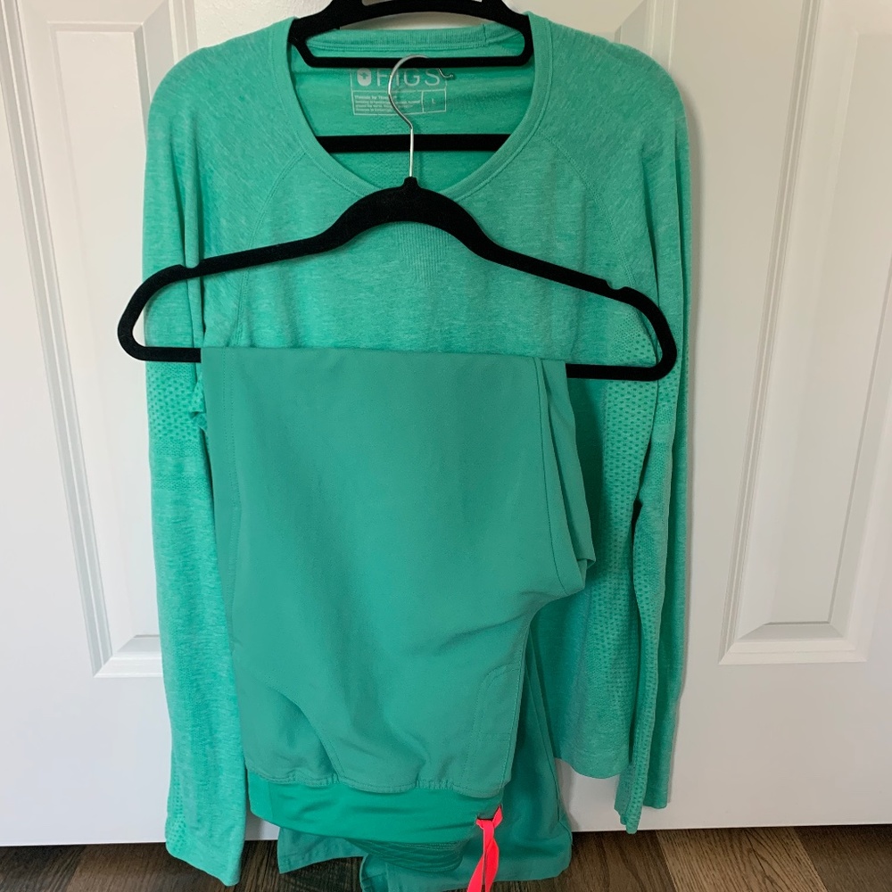 FIGS Underscrub Shirt Size (L) & Scrub Pants (L) Set, Seaglass